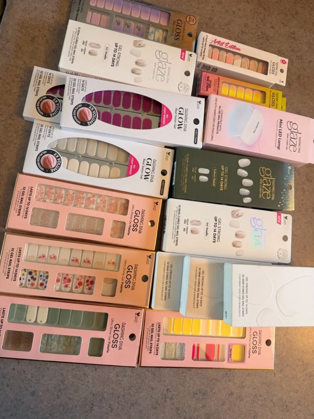 LOT of 16 new Dashing Diva gel strips and new mini led lamp!